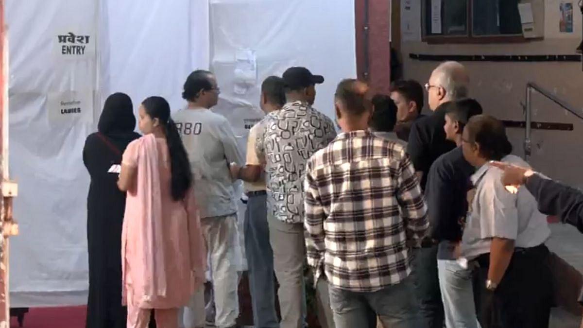 Voter List Confusion Disrupts Early Morning Voting In Borivali–Dahisar BMC Wards