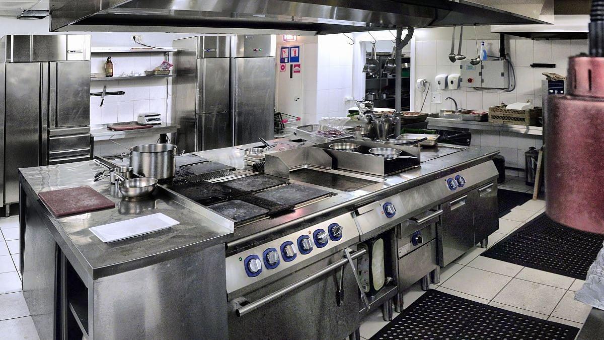 'Half Of Mumbai Hotels May Shut In 2 Days': Restaurant Body Warns Government Over Gas Supply Crisis
