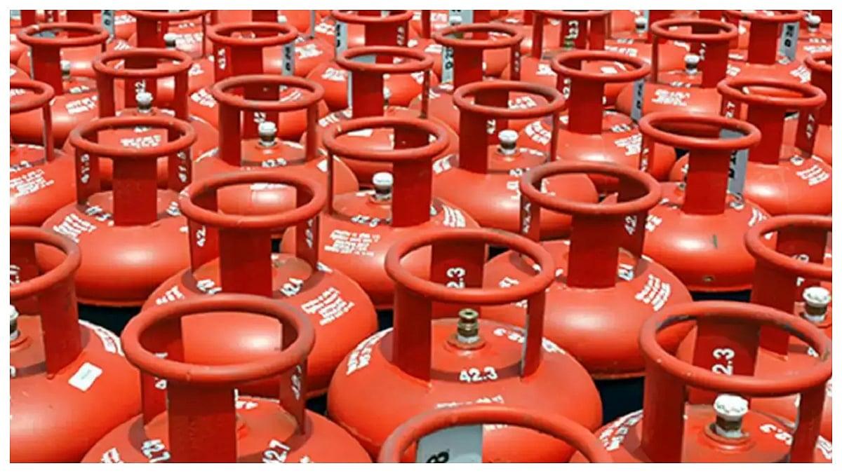 “LPG Crisis Panic”: Long Queues Across Bengal As Gas Demand Doubles Amid West Asia War Fears