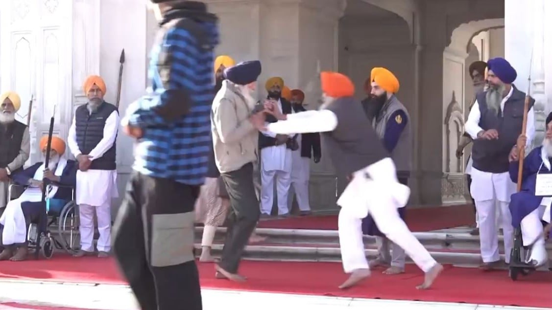 Punjab: Elderly Man Opens Fire at Sukhbir Singh Badal At Golden Temple; Shooter Linked To