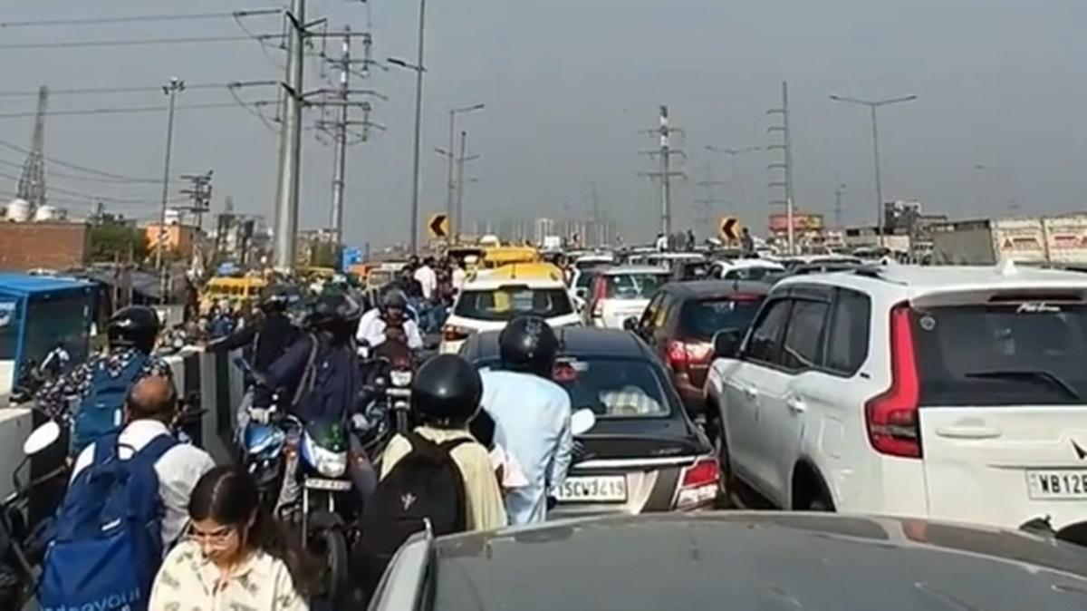 Traffic Chaos Grips Delhi-NCR As US Vice President JD Vance Arrives ...