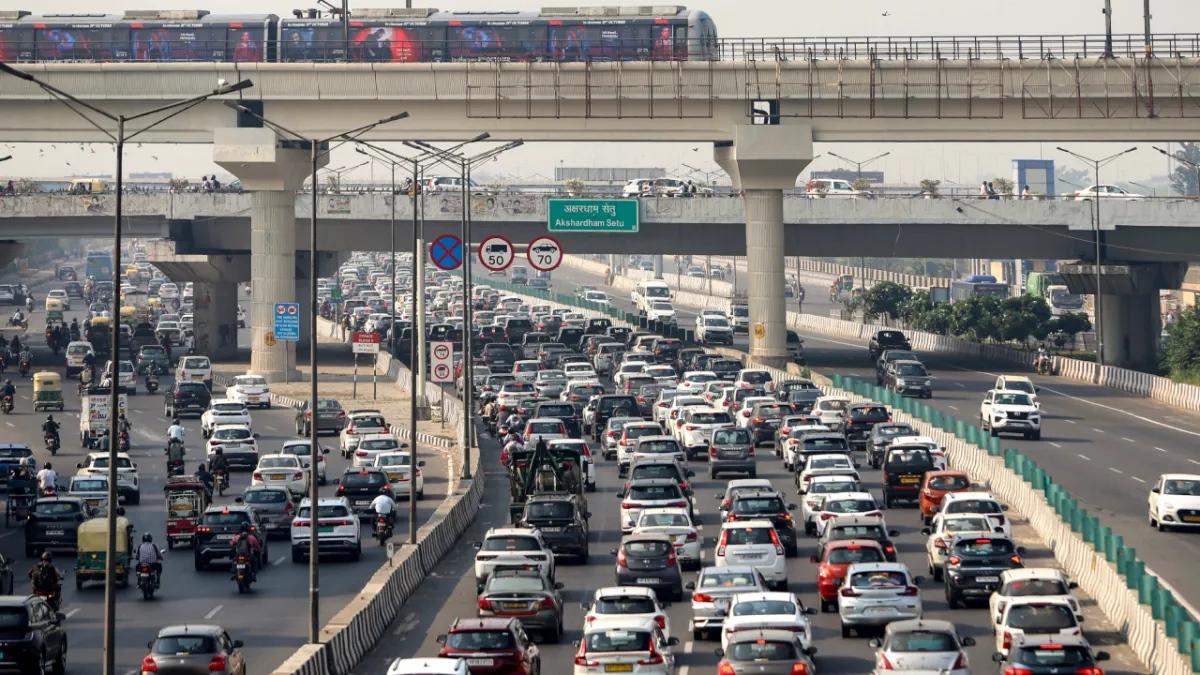 Image for 'Delhi Bans Entry Of Polluting Trucks From Today: 23 Checkpoints, Round-the-Clock Vigil To Enforce BS-IV Norms'