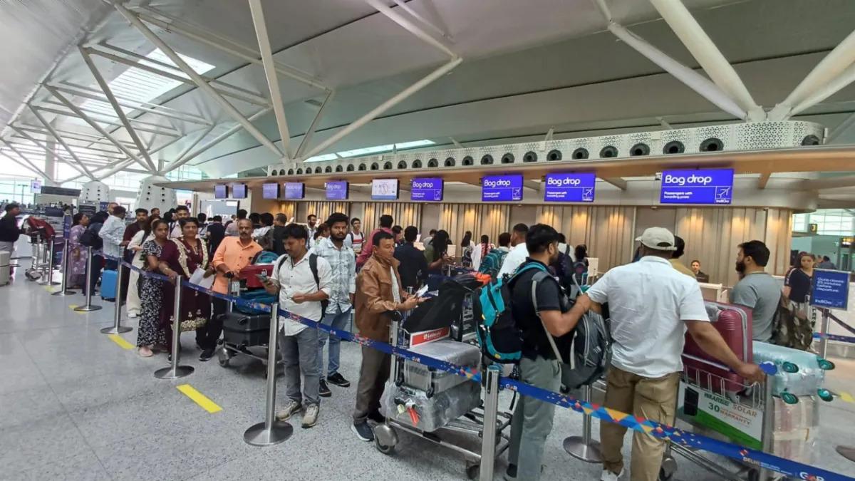 Image for 'Delhi Fog Fallout Continues: IGI Airport Says Flights Stabilising After Massive Cancellations'