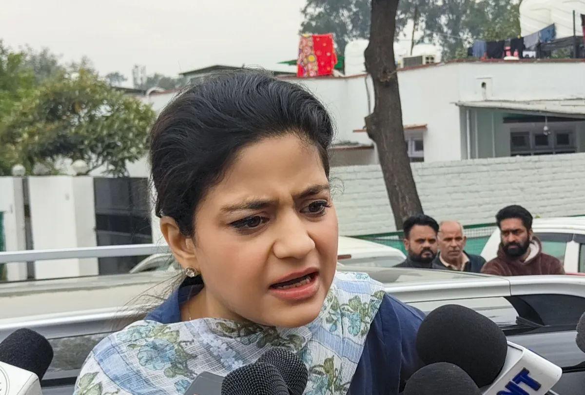 Image for 'Veil Removal Controversy: PDP Leader Iltija Mufti Seeks FIR Against Bihar CM Nitish Kumar, Sparks Political Storm'