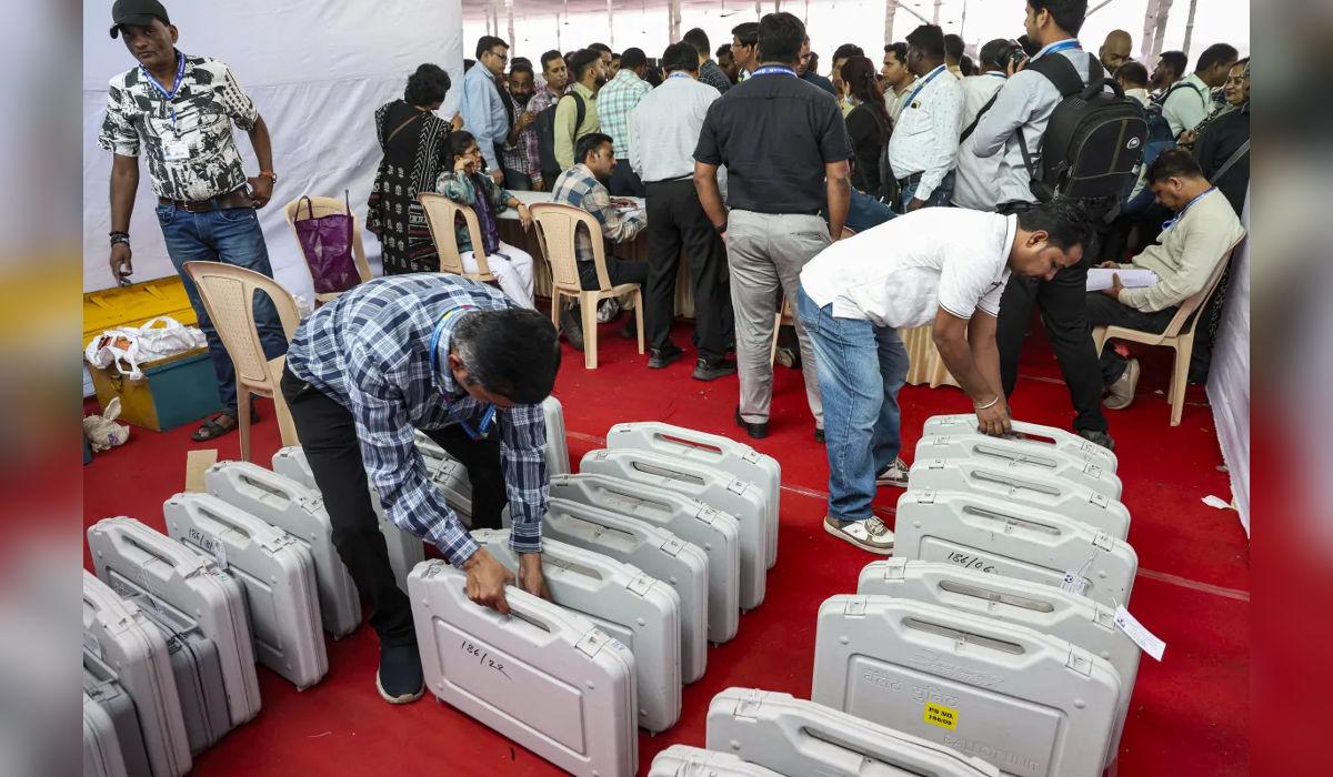 Image for 'Haircuts For Votes: Vasai-Virar Turns Polling Day into A ‘Democracy Festival’ With Voter Rewards'