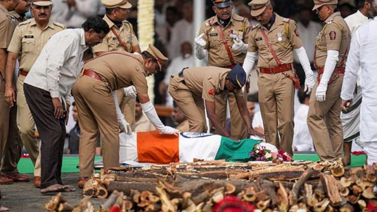 Image for 'Maharashtra Deputy CM Ajit Pawar Laid To Rest With Full State Honours In Baramati; Family And Leaders Pay Final Tribute'